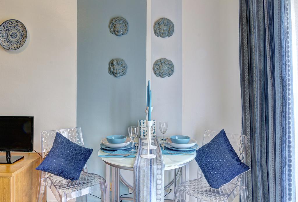 Suitehome Taormina ジャルディーニ・ナクソス 部屋 写真